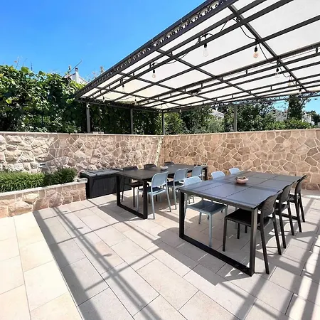 Апартаменты Lukas - 